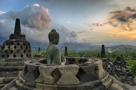 Resultado de imagen de templo borobudur