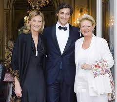 R&eacute;sultat de recherche d'images pour "Royaut&eacute;-News Courtivron"