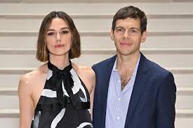 Keira Knightley & James Righton: Seltener Auftritt bei Chanel in Paris