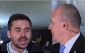 Homem invade link da GloboNews, critica anistia e grita 'Lula reeleito'