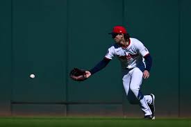 Cleveland's DeLauter drops fly ball in center on first ball in majors before making key play in 4th