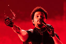 The Weeknd canta funk com Anitta e se declara a São Paulo em show frenético