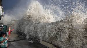 Dangerous surf and coastal flooding affecting Long Beach during Labor Day