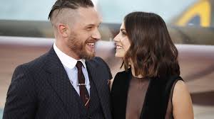 Tom Hardy's Savvy Move, and Carrie Bradshaw's Hot New Gardener
