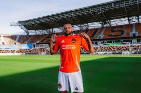 Guilherme projeta estreia na MLS e diz que segue acompanhando o Santos