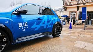 Les nouvelles gammes des voitures Alpine gratuitement à l'essai dans le centre-ville de Manosque