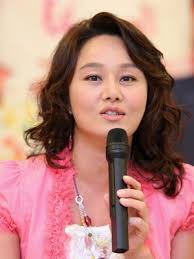 Name: 이경실 / Lee Kyung Shil (Lee Kyung Sil) Profession: MC, comedian and actress. Birthdate: 1966-Feb-10. Birthplace: South Korea Height: 166cm - Lee-Kyung-Shil-01