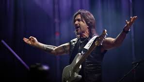 Juanes Stuns with Dual Performances in 24 Hours: From Galician Roots to Global Streaming Stage