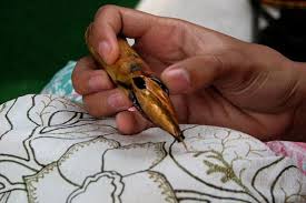Hasil gambar untuk contoh hasil batik canting