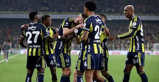 Fenerbahçe farkı yeniden 3'e indirmek için sahada, ilk 11'ler belli oldu