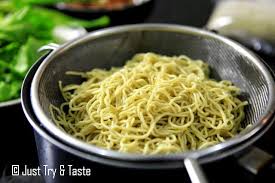 Hasil gambar untuk mie yamin