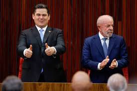 Lula diz a aliados que vai reenviar ao Senado indicação de Messias para vaga do STF