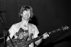 Phil Lesh, Grateful Dead Co-Founder and Bassist, Dead at 84