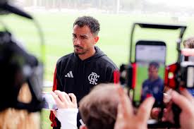 Foco no clássico: Danilo destaca período intenso de treinos antes de encarar o Botafogo