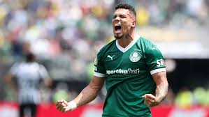Paulinho é uma decepção no Palmeiras? Extracampo gera críticas ao atacante