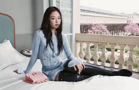 ELLE - News update