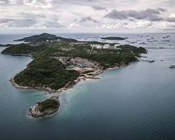 Image of picturesque island of Koh Sichang