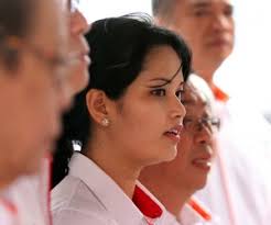 DAP&#39;s candidate for the Teluk Intan by-election, Dyana Sofya Mohd Daud in Teluk Intan, Perak. - dyanacand5-300x250