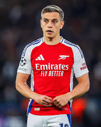 ❗️Theo The Turkish Post, Fenerbahçe đã gửi lời đề nghị €15m cho Leandro Trossard tới Arsenal. Fenerbahçe cũng sẵn sàng trả cho Leandro Trossard mức lương £90k/ tuần, ngang với con số