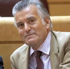 Luis Bárcenas Gutiérrez (Huelva, 1957) fue tesorero del PP hasta que dimitió por su implicación en el caso Gürtel, por el que fue imputado en 2009. - luisbarcenastema