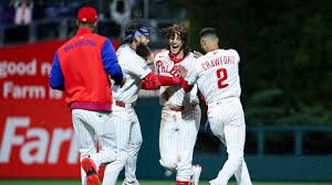 Phillies Sweep Giants in Doubleheader with Dramatic Walk-Off Wins