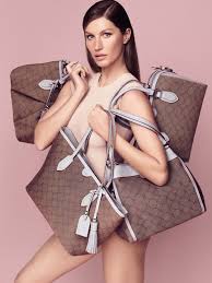 Resultado de imagem para tenis branco arezzo inverno 2017
