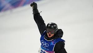 Winter Olympics 2026: Clutch final leap ensures all three Kiwis qualify for men’s snowboard big air final
