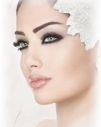 Résultat de recherche d'images pour "maquillage et coiffure mariée 2014"