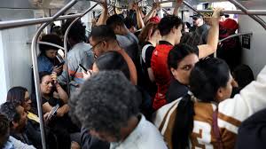 Linhas 11-Coral e 12-Safira operaram com velocidade reduzida no 1º dia após o fim da greve na CPTM