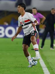 Gabriel Sá: Nicolas, lateral do São Paulo, é preso após atropelamento com morte