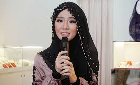 Image result for model majalah dewasa