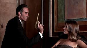 Resultado de imagen de el hombre de la pistola de oro