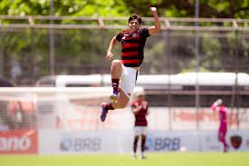 Joia do Flamengo, Camargo faz gol antes do meio-campo contra o Maricá no Carioca sub-20; veja vídeo