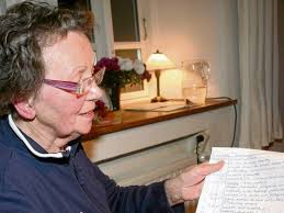 Die 75-jährige Ilse Hennings aus Binde wird nicht müde, das Geruchstagebuch ...