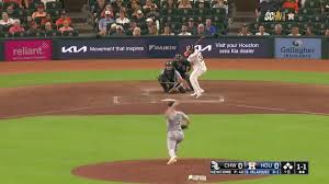 Nelson Velázquez's two-run single
