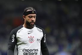 Memphis reage a polêmica, diz que pediu para jogar Dérbi e que mira pós-Copa no Corinthians