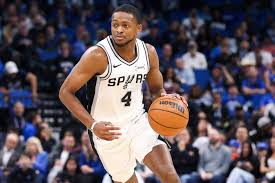 Spurs’ De’Aaron Fox Out For Game 1; Luke Kornet Available
