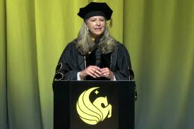 Commencement Speaker Stunned When Her Remarks About AI Draw Boos from Crowd: 'What Happened?'