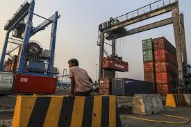 Trump to Lower India Tariffs as Modi Pledges No Russian Oil Buys