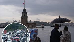 Okulun ilk günü sağanak! Saat verildi: İstanbul için peş peşe uyarı geldi | AKOM: Sıcaklıklar düşecek — Hürriyet