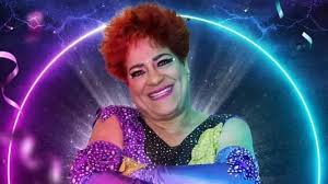 Pimpinela Escarlata recibe emotivo homenaje antes de su posible llegada a La Granja VIP