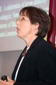 Professor Jo Price delivering the RCVS Share Jones Lecture in 2007 - 121206sharejones