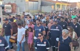 Amigos e familiares se despedem de motorista do Samu vítima de acidente entre ambulância e caminhão em SE