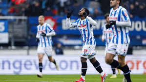 Van Axel-Dongen slaat direct toe na invalbeurt en voorkomt nederlaag tegen Feyenoord