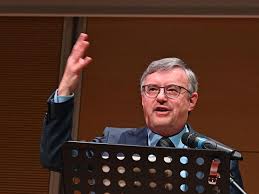 Alessandro Barbero compie 67 anni: vinse lo Strega a 37 anni, non è sui social, il divorzio e il figlio giornalista