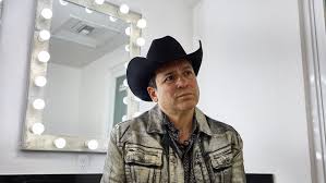 En directo con Bobby Pulido, la estrella de la música tejana que aspira al Congreso de Estados Unidos