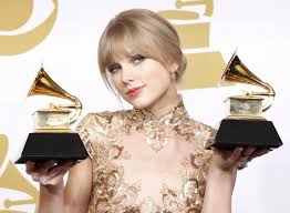 Resultado de imagem para fotos dos premios da taylor swift