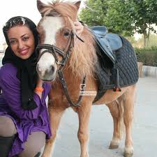 نتیجه تصویری برای گریم آشا محرابی با قیافه دیدنی در فیلم جدید