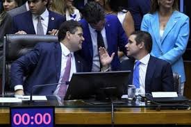 Congresso se aproxima do recesso sem votar PEC 6×1 e PL da Misoginia