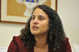 A deputada Luciana Santos é a mais nova cidadã paulistanense. Ela recebeu o título Honorífico em solenidade que aconteceu no plenário da Câmara de ... - luciana-santos